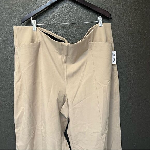 Old Navy High-Waisted Pull-On Pixie Wide-Leg Pants - Picture 6 of 14